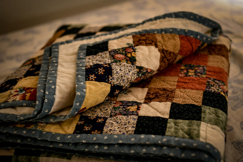 Family Stories in Southern Handmade Gifts: Keeping Roots Close