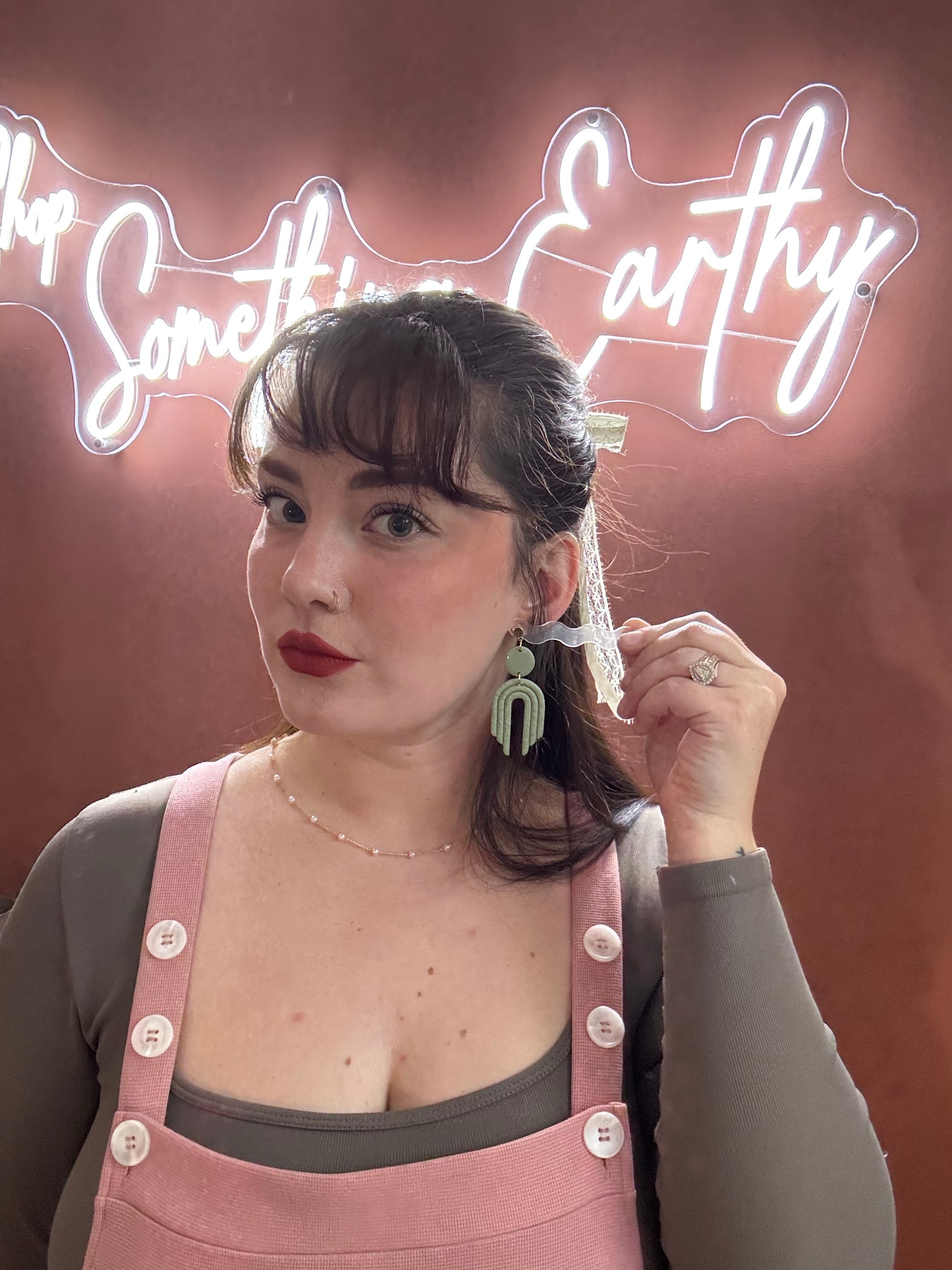 Amelia, in Sage