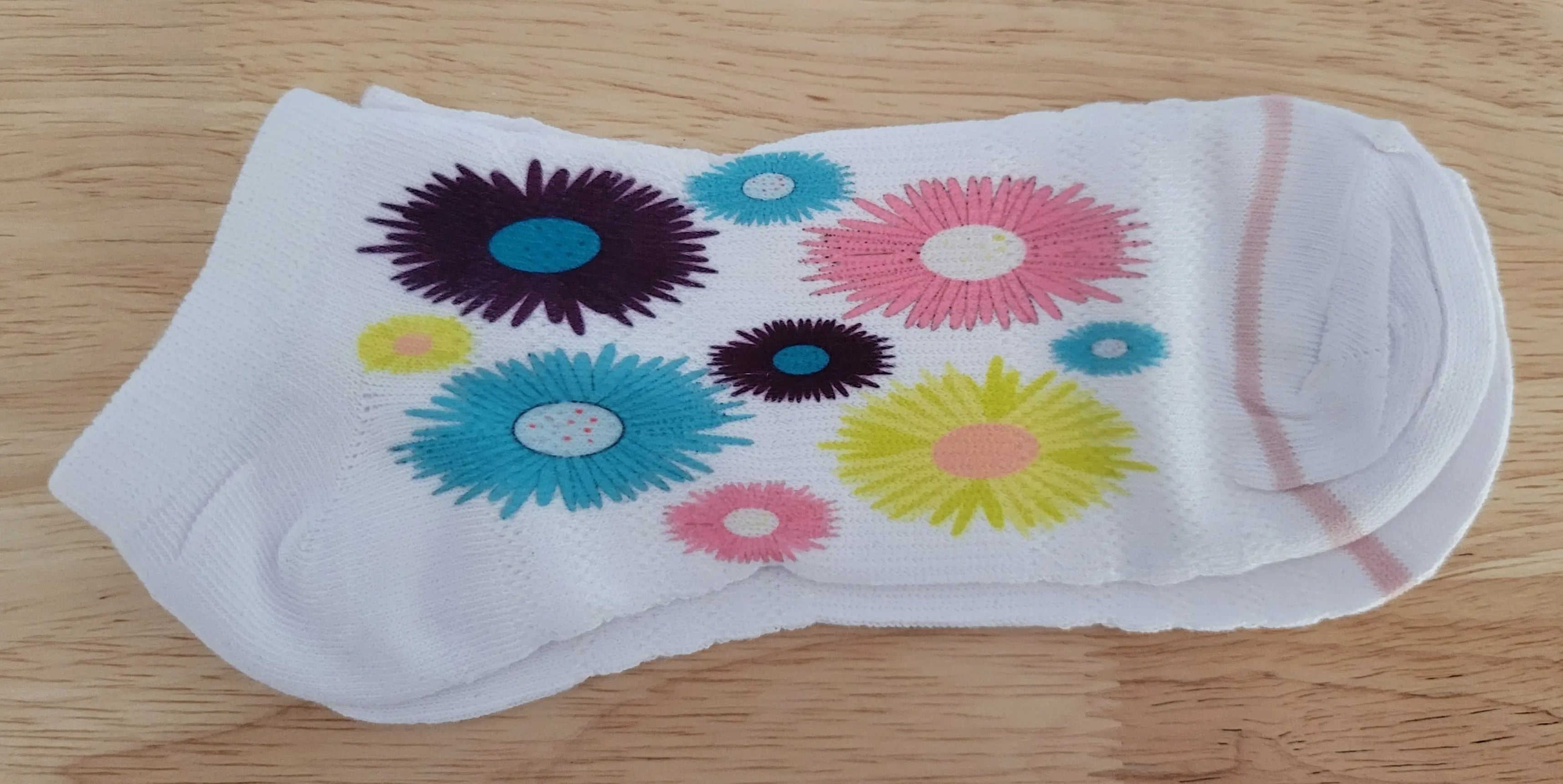 BOHO HAND DRAWN FLOWERS ANKLE SOCKS Two Beachin' Sisters