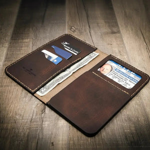 Badge Long Wallet card slots and bill compartment craftsmanship