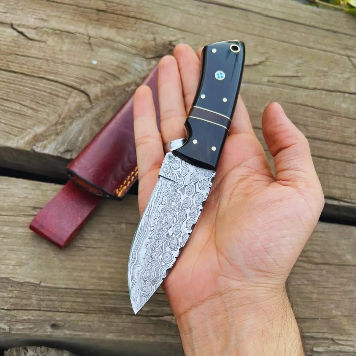 Custom Handmade Damascus Hunting Knife – Buffalo Horn Handle Damascus Knife Store