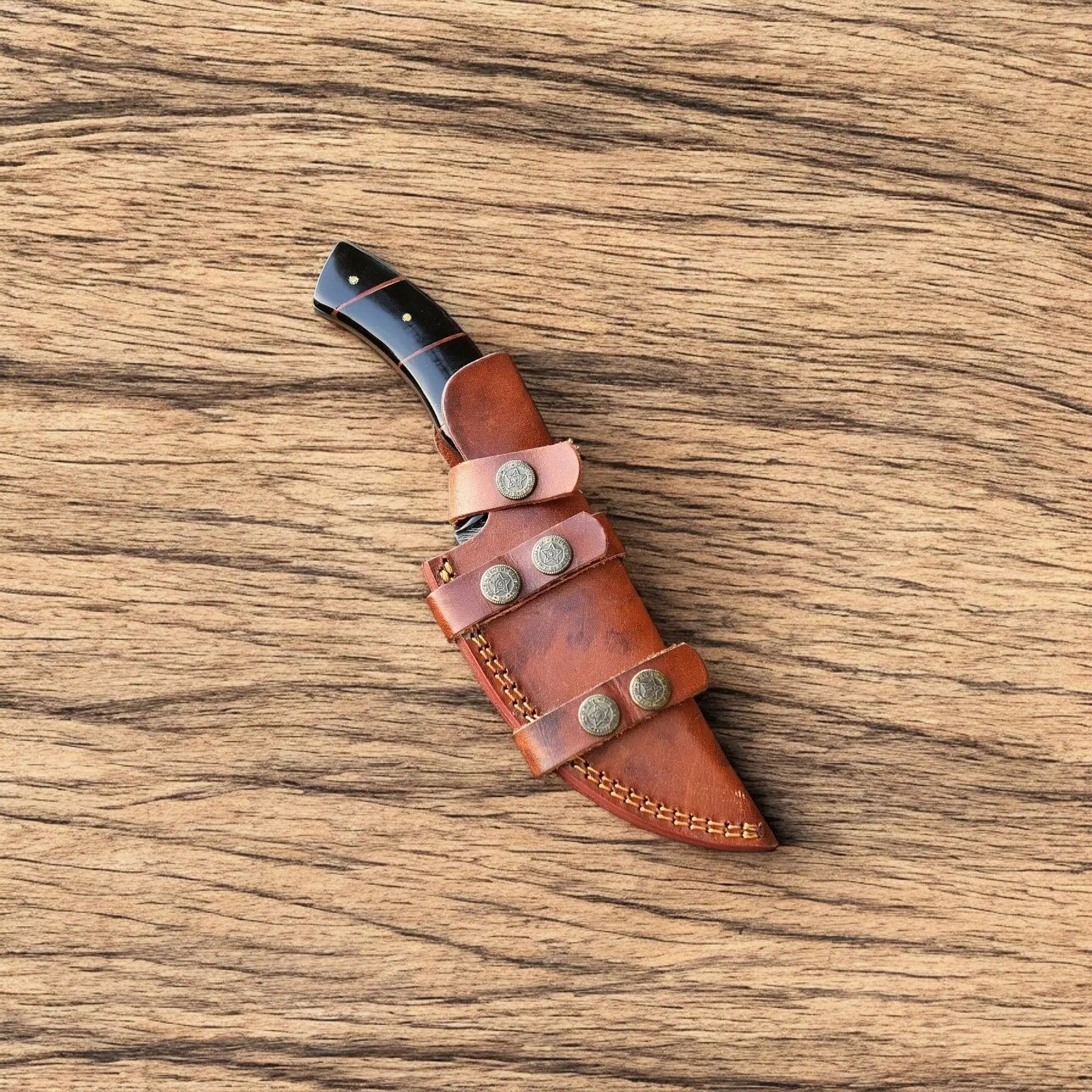 Custom Handmade Damascus Hunting Knife – Epoxy Resin Handle Damascus Knife Store