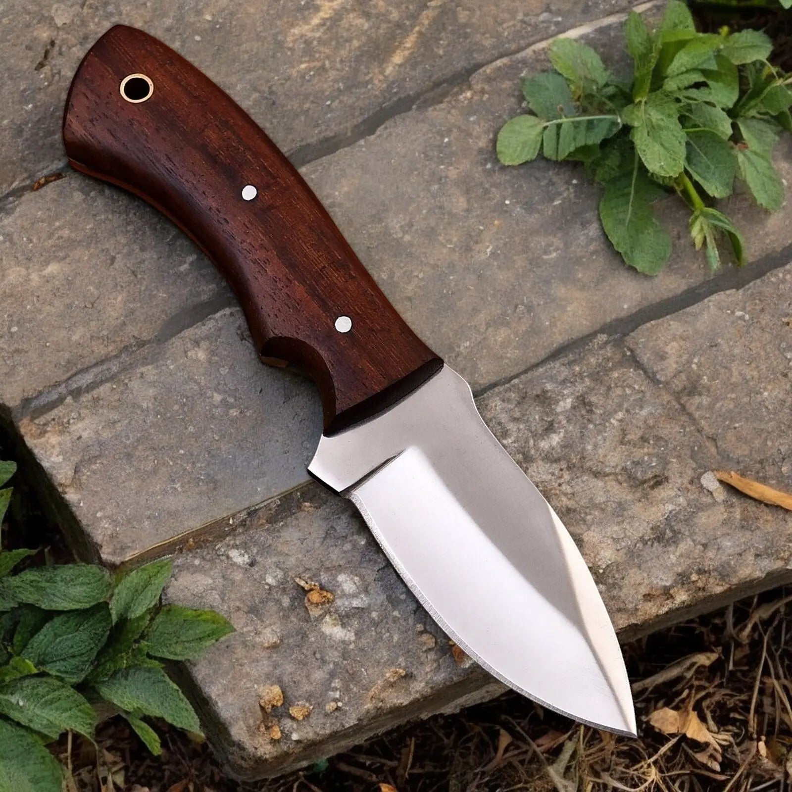Custom Handmade Hunting Knife – High-Carbon Steel Blade Damascus Knife Store