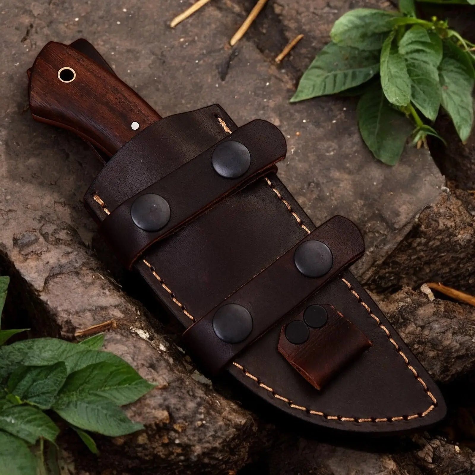 Custom Handmade Hunting Knife – High-Carbon Steel Blade Damascus Knife Store