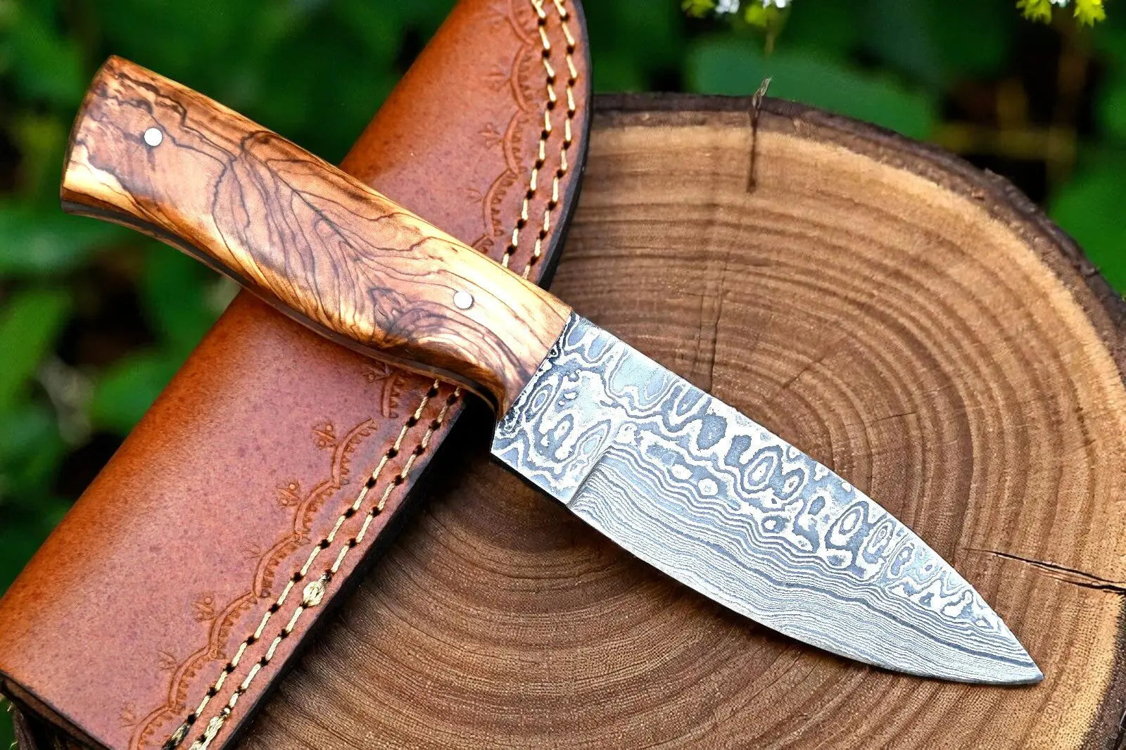 Deer knives - Custom Damascus Skinning Knife for Deer Hunters by Damascus Knife Store, Damascus knife main product photo