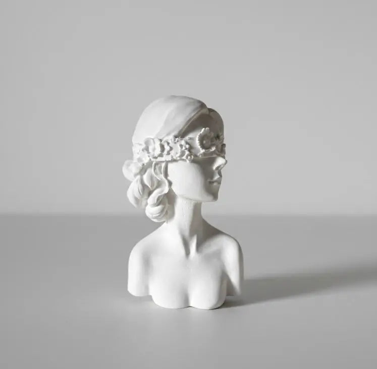 Female blindfolded bust by Believe Candle