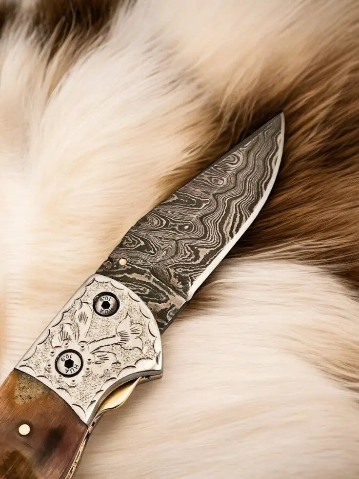 Handmade Damascus Folding Knife – Sheep Horn Handle by Damascus Knife Store, Damascus knife detail photo 2