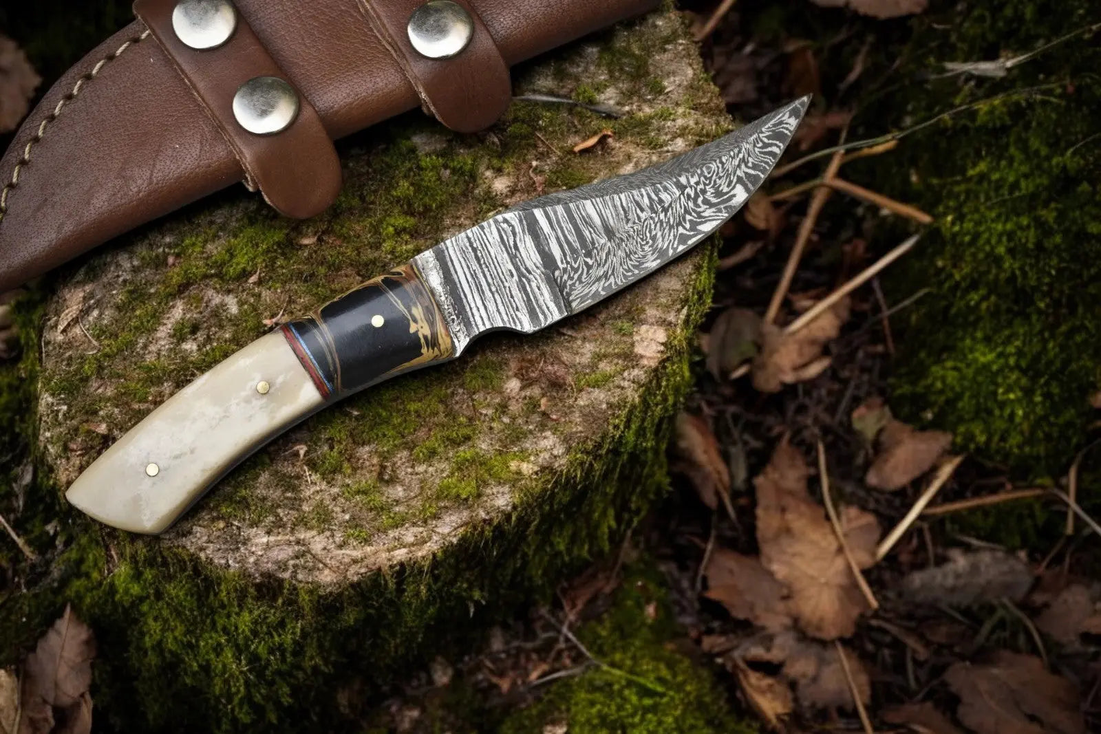 Handmade Damascus Skinning Knife – Epoxy Resin & Bone Damascus Knife Store