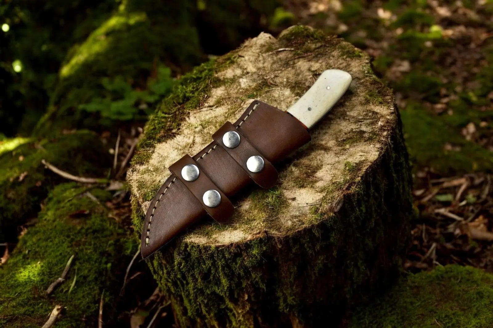 Handmade Damascus Steel Skinning Knife – 7.5" with Resin & Bone Handle Damascus Knife Store