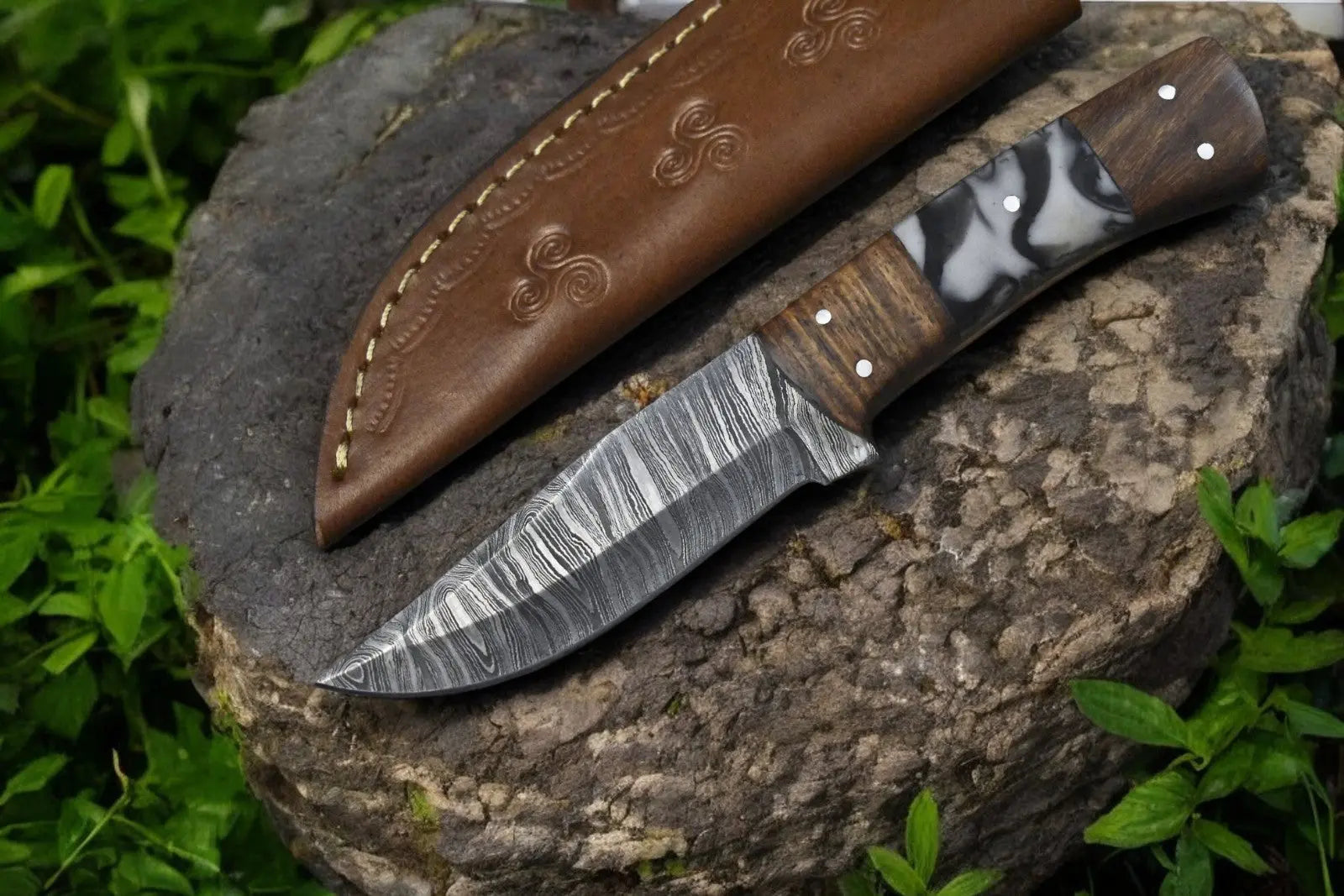 Handmade Damascus Steel Skinning Knife with Rosewood Handle by Damascus Knife Store, Damascus knife detail photo 2