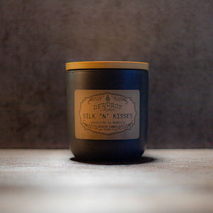 Silk ’n’ Kisses 10oz Candle