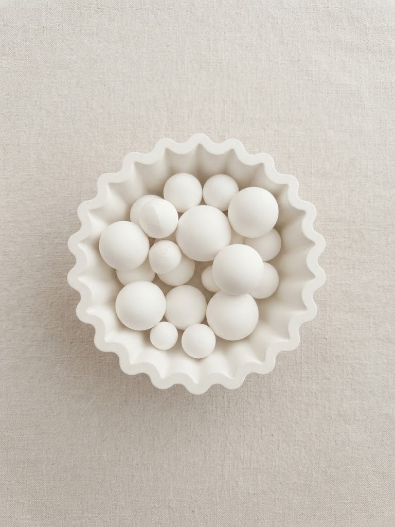 Fluted bowl with diffuser stones by Believe Candle – product view 3
