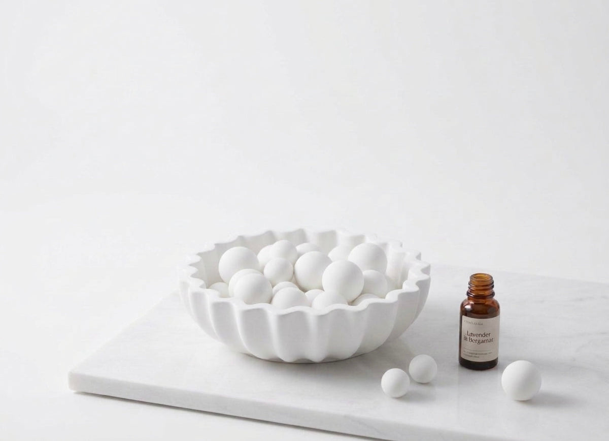 Fluted bowl with diffuser stones by Believe Candle – product view 1