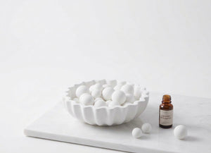 Fluted bowl with diffuser stones by Believe Candle – product view 1