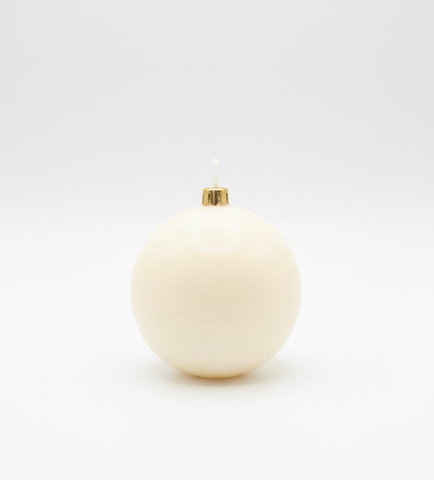 White Christmas sphere candle by Believe Candle – product view 1