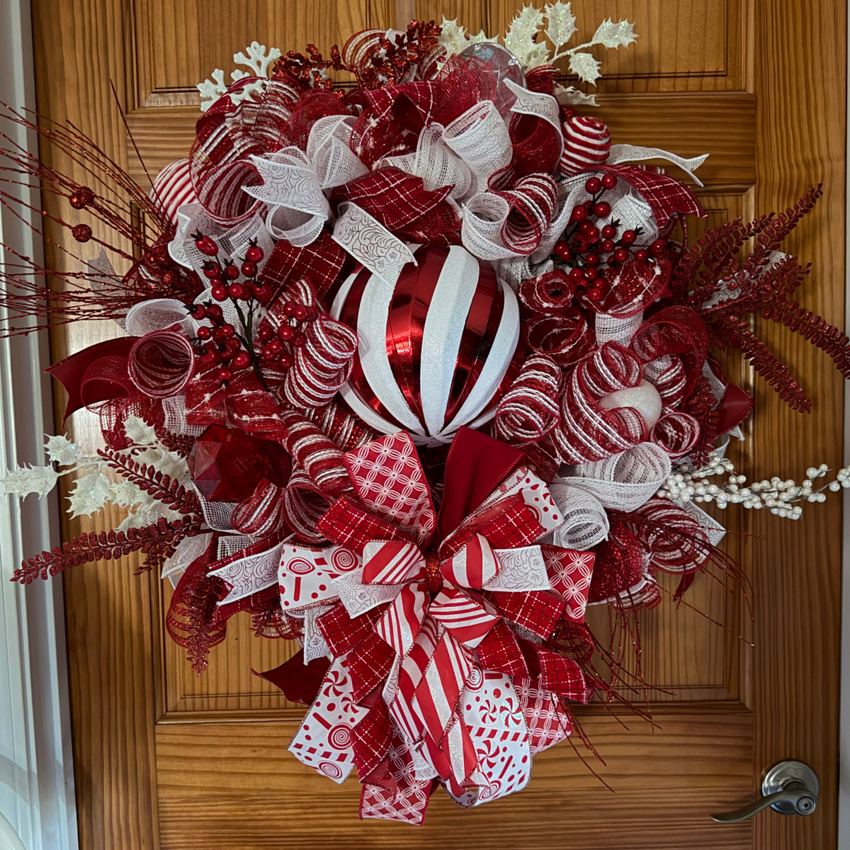 Red and white peppermint Christmas wreath by Bouge Creations – view 6