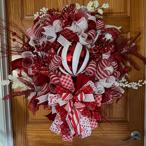 Red and white peppermint Christmas wreath by Bouge Creations – view 6