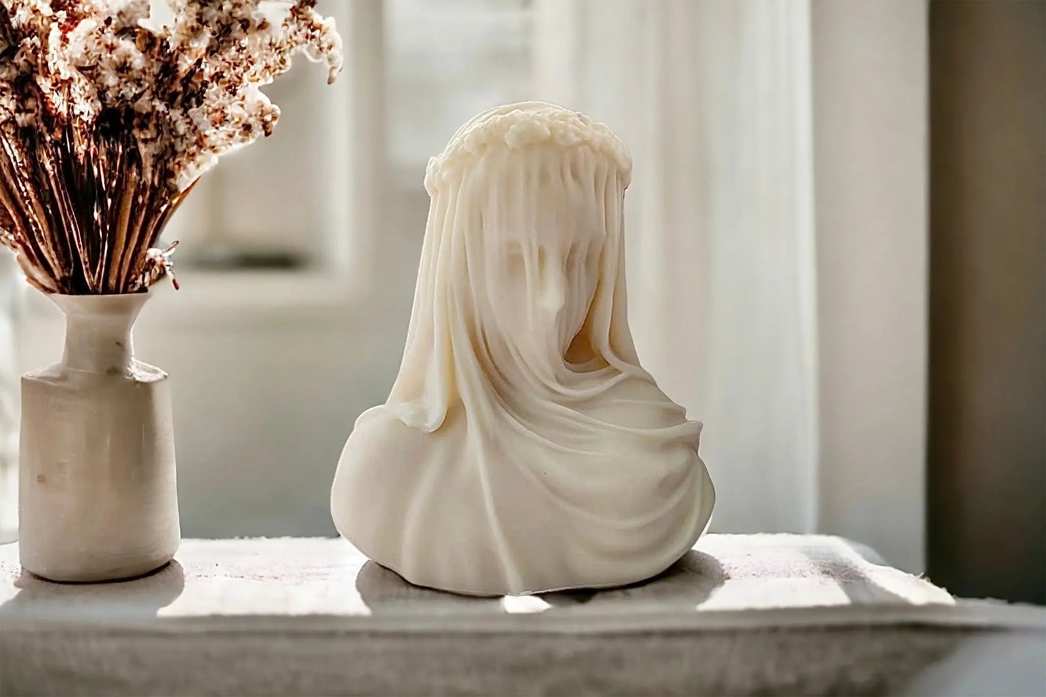 Lady in Veil by Believe Candle, scented candle detail photo 2