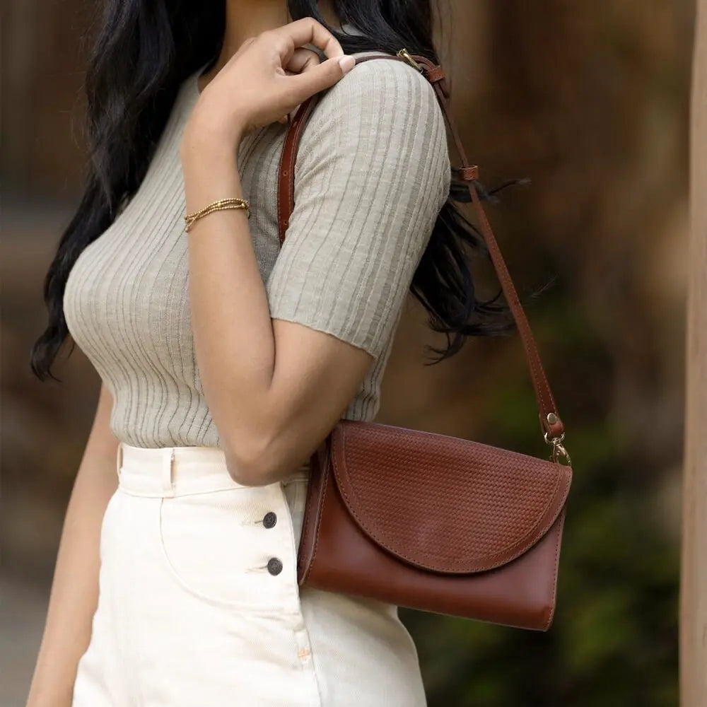 Nisolo Cleo Leather Convertible Crossbody Clutch by Mission Mercantile Leather Goods, natural skincare detail photo 3