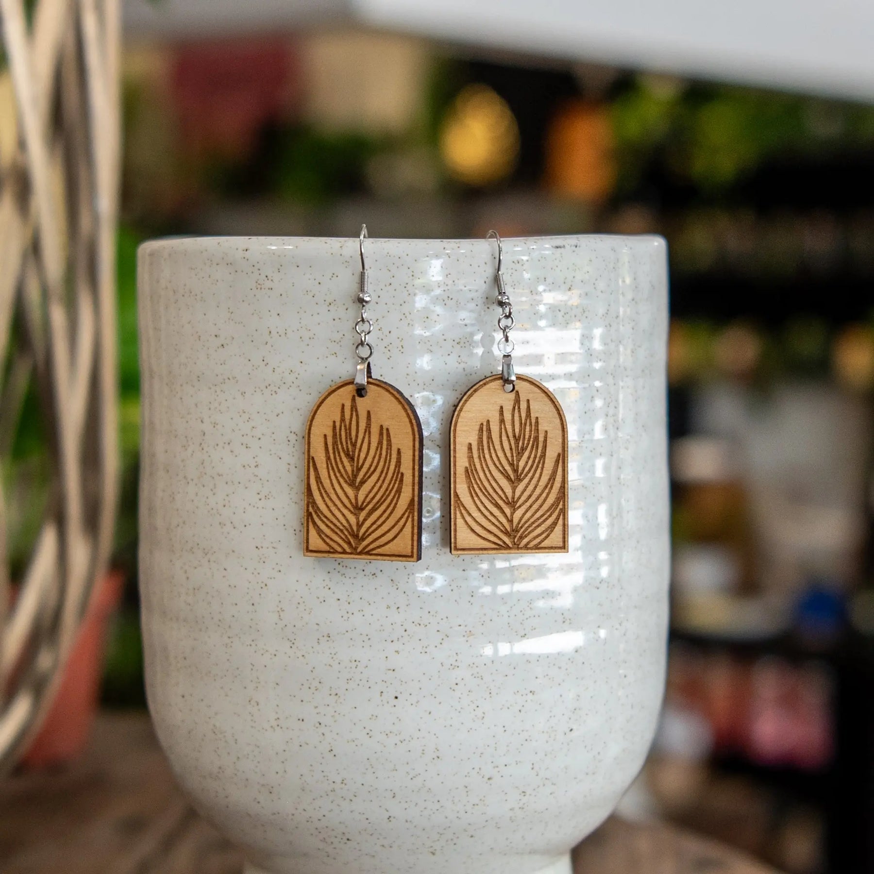 Palm Leaf Arched Earrings Still Magnolia