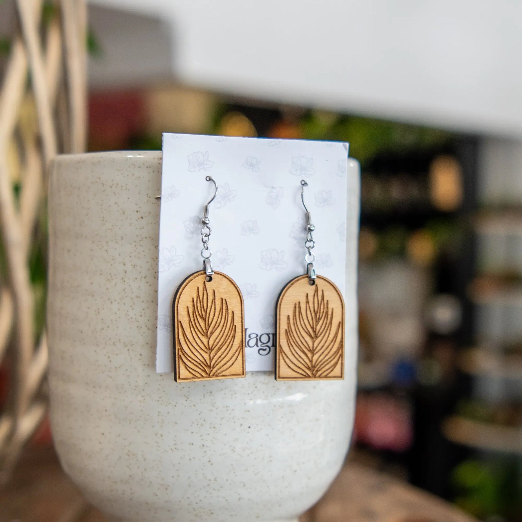 Palm Leaf Arched Earrings Still Magnolia