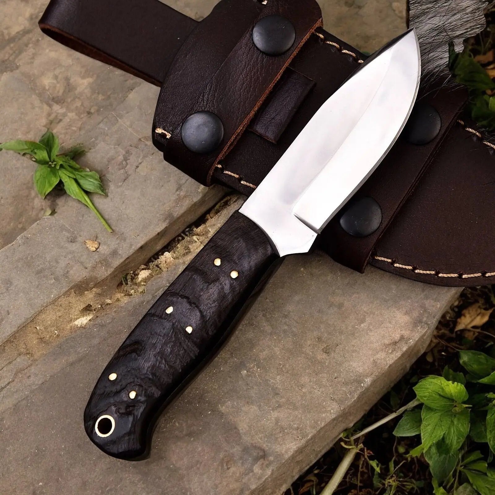 Premium Handmade Hunting Knife with Sheep Horn Handle by Damascus Knife Store, Damascus knife main product photo