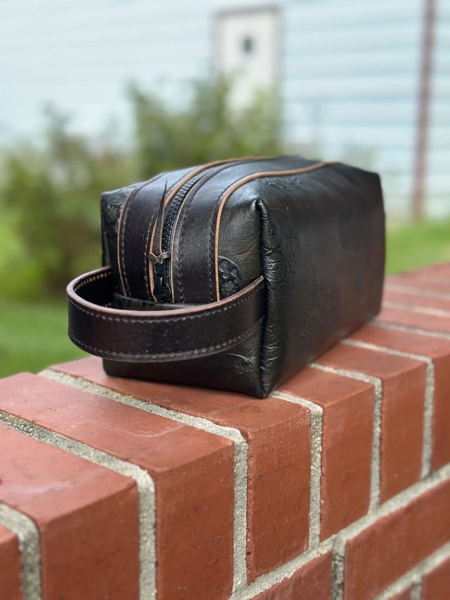 Regular Dop's by Kw Leatherworks, handmade leather goods detail photo 3