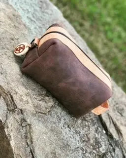 Regular Dop's by Kw Leatherworks, handmade leather goods detail photo 12
