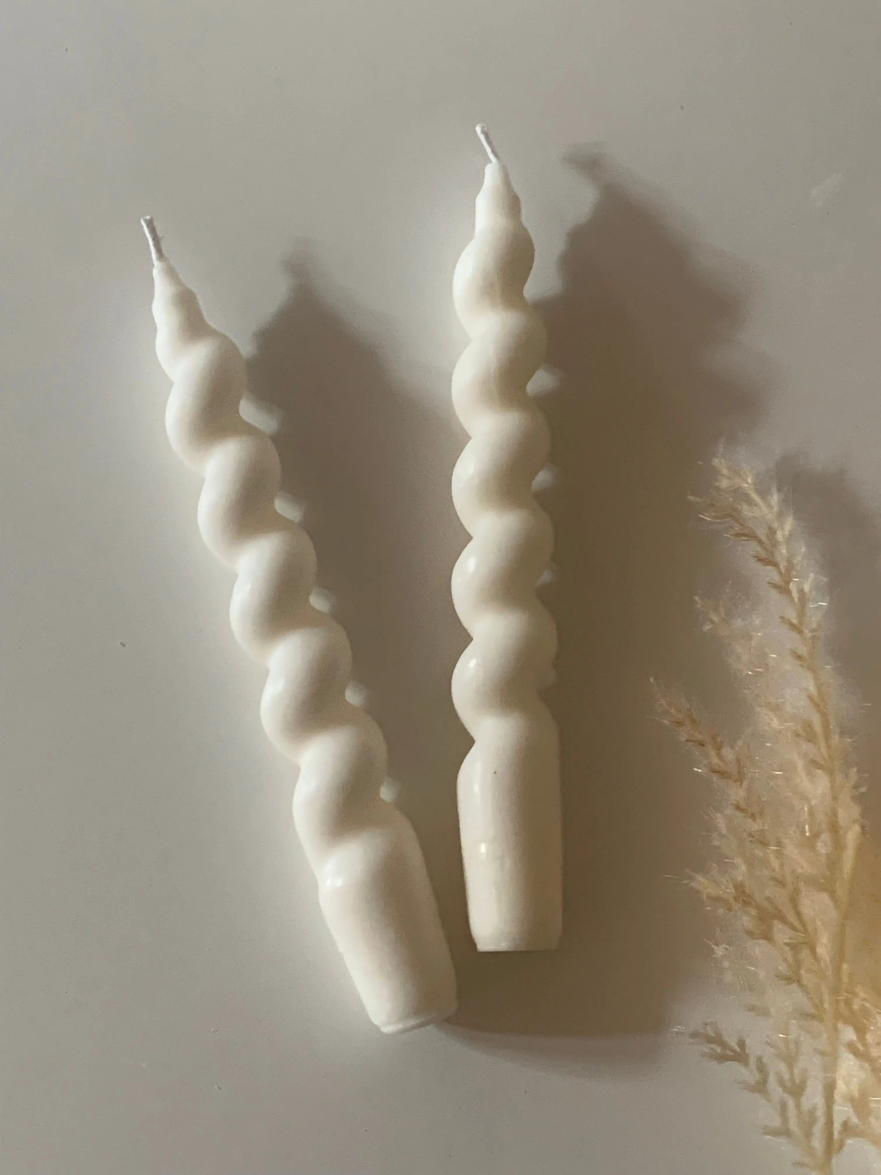 Swirl by Believe Candle, scented candle detail photo 2