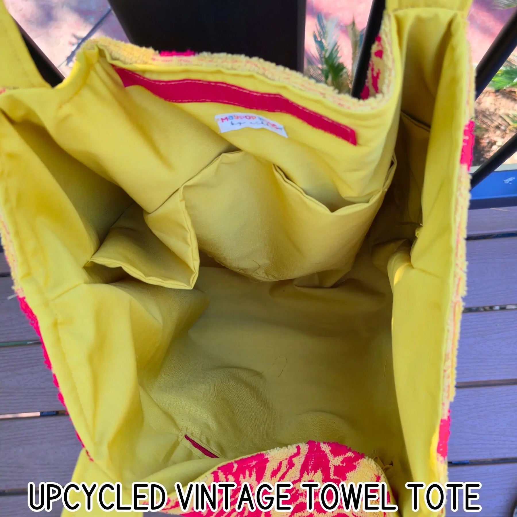 Upcycled Vintage Towel Beach Bag, Large Oversized Tote Bag, 70s Retro Pool Bag, Handmade Coastal Tote with Zipper Pocket, Summer Tote Maypop House Designs