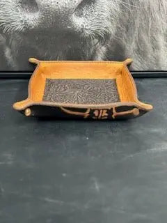 Valet trey by Kw Leatherworks, handmade leather goods detail photo 4