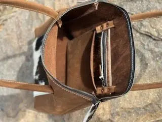 Zippered Purse by Kw Leatherworks, handmade leather goods detail photo 16