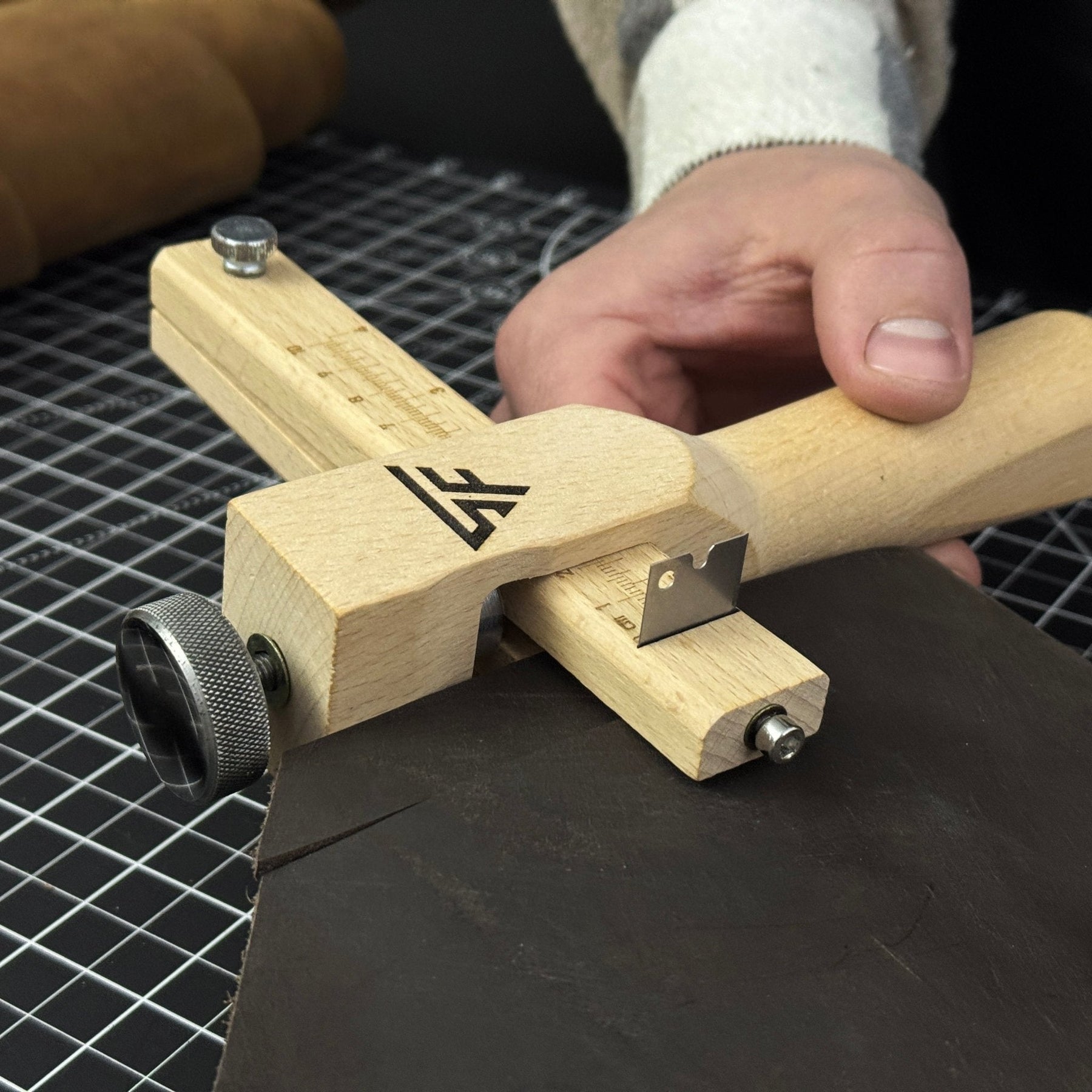 Adjustable Leather Strap & Belt Cutter
