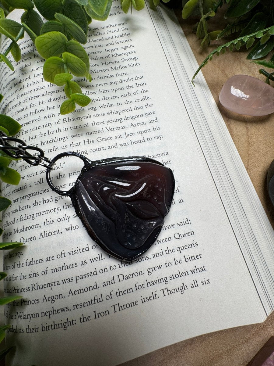 Agate Yoni Carving Necklace