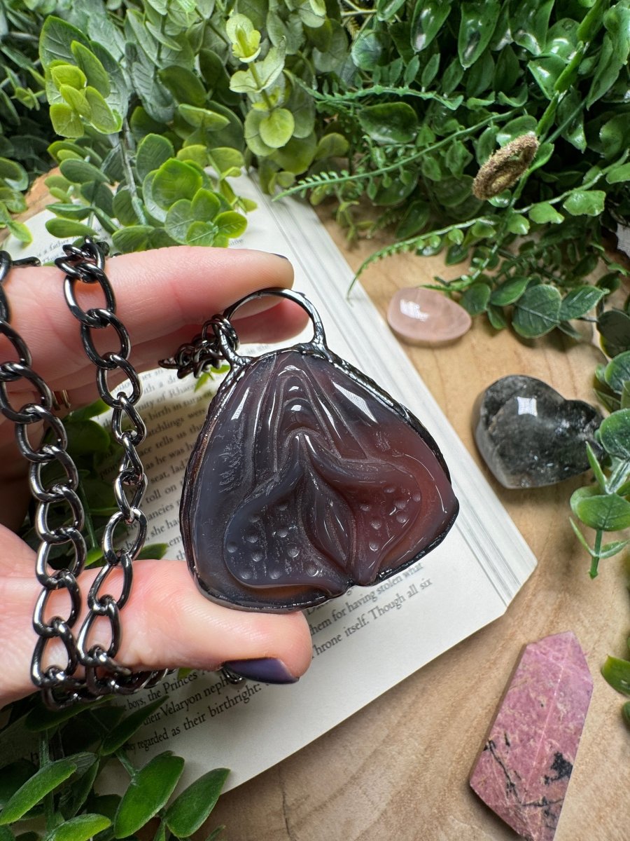 Agate Yoni Carving Necklace