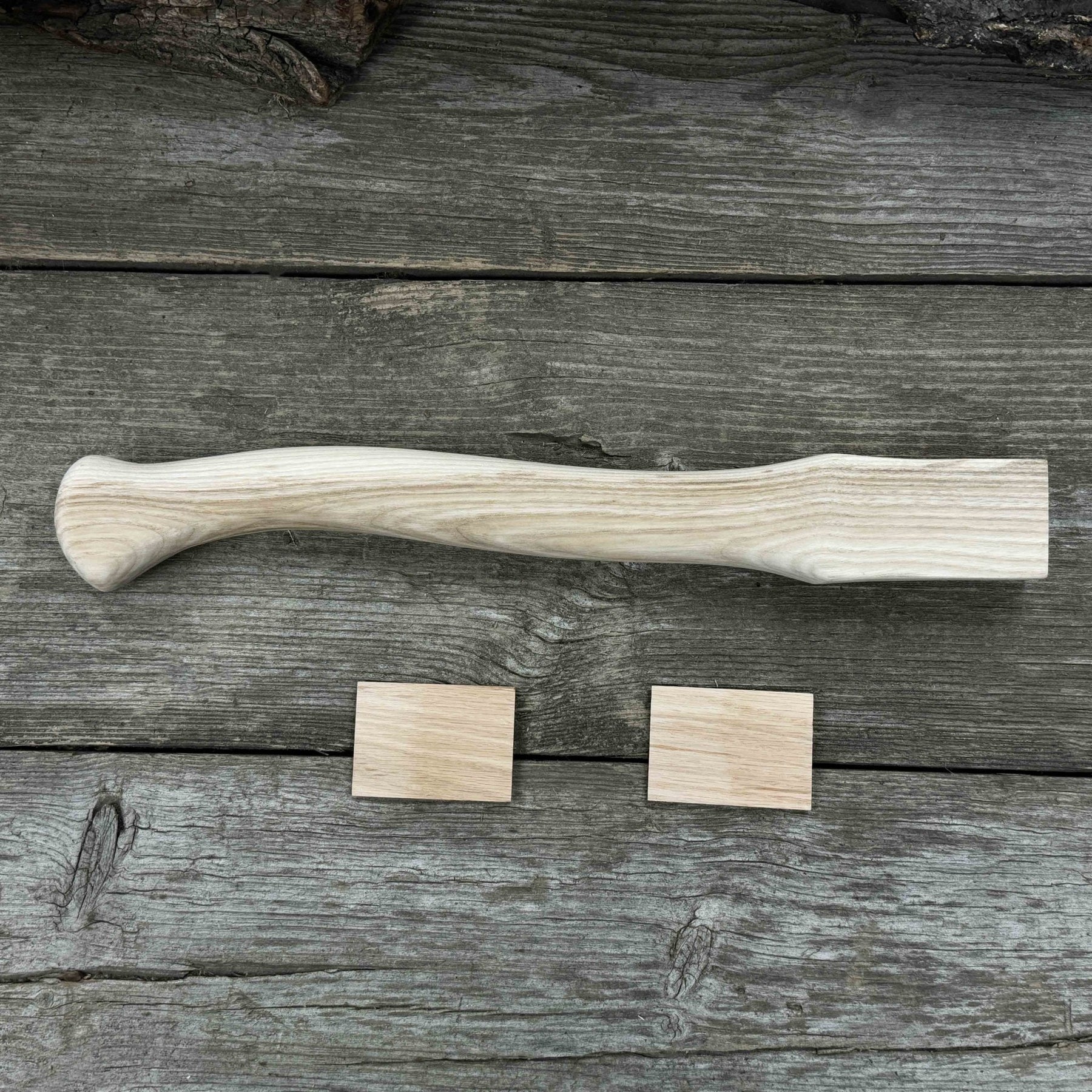 Ash Wood Axe Handle with Red Oak Wedges, 42 cm (16.54 in)