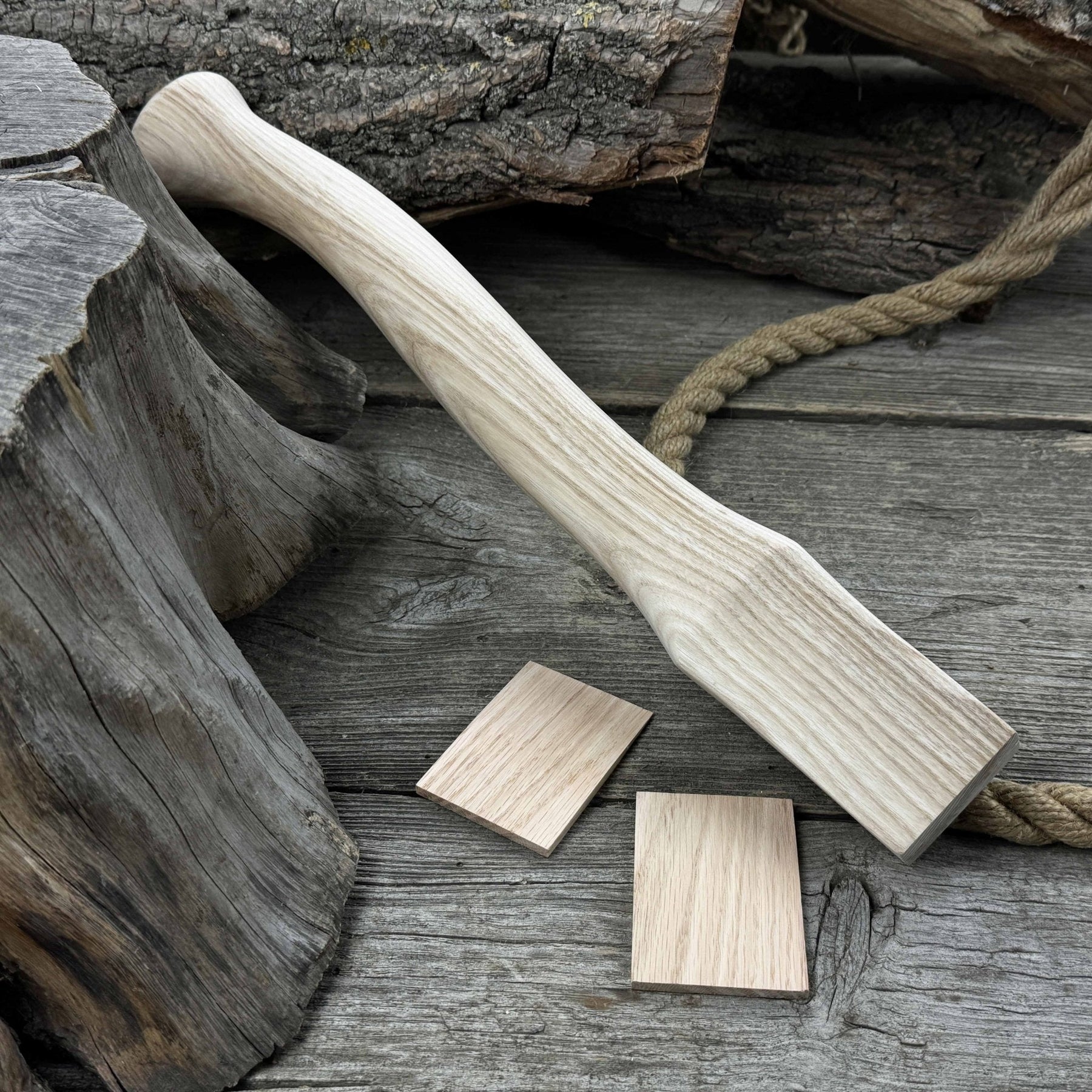 Ash Wood Axe Handle with Red Oak Wedges, 42 cm (16.54 in)
