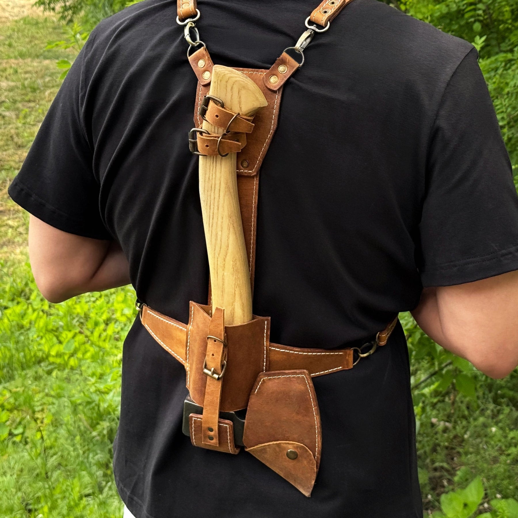 Chopping Axe with Leather Back Carry Pouch, 1.05 kg (2.2 lb)