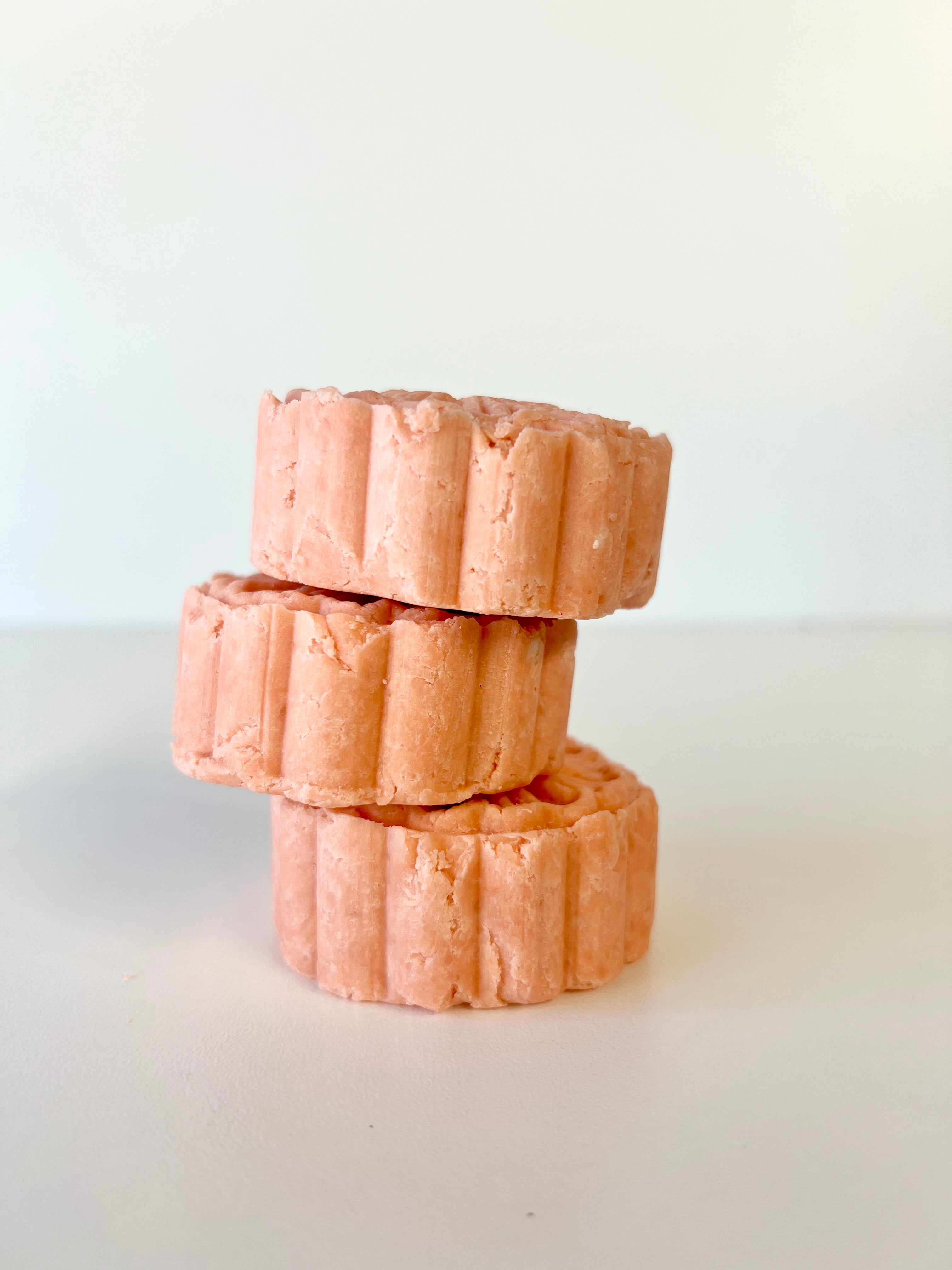 Hello Darlin shampoo bar by Farmhouse Lather