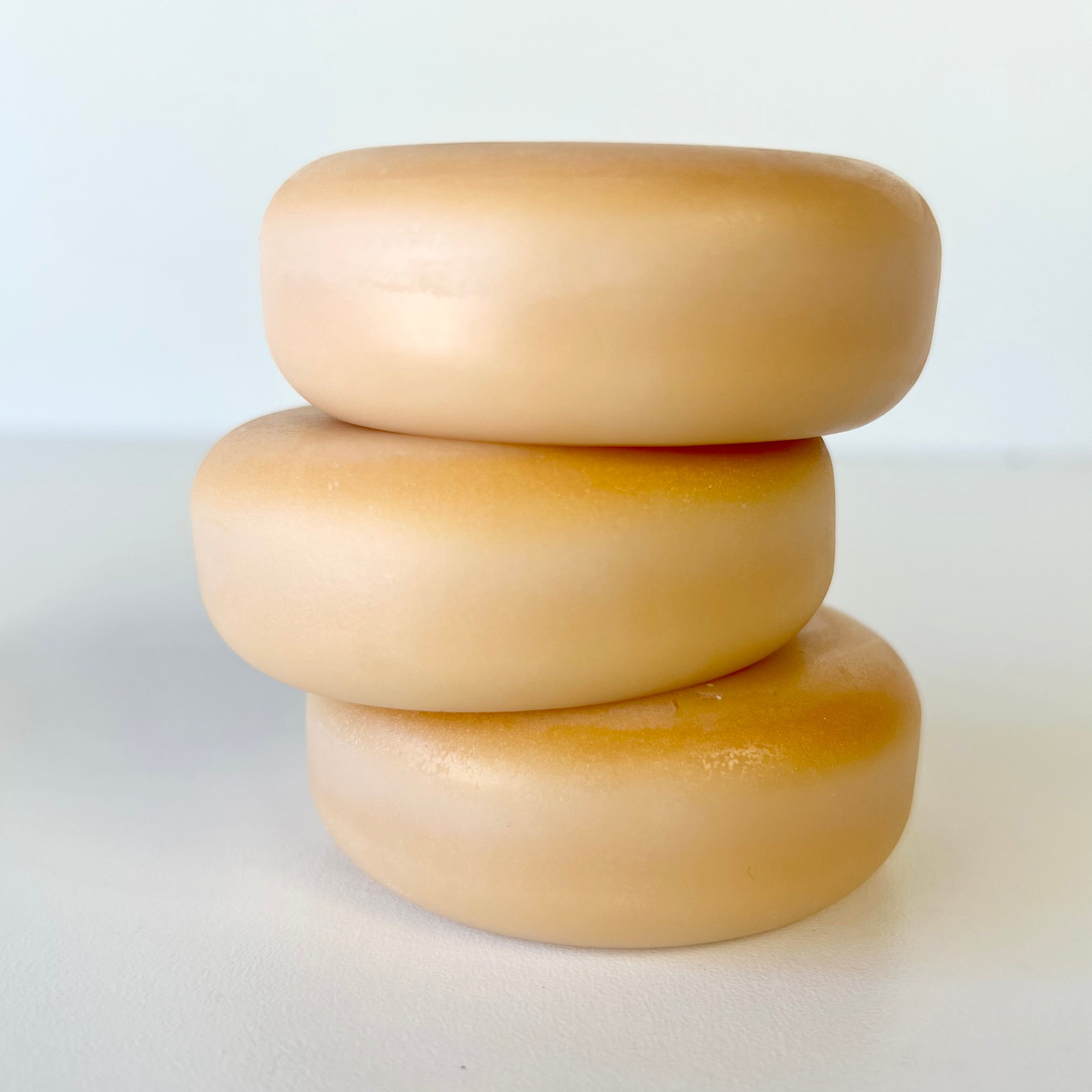 Homestead Honey conditioner bar by Farmhouse Lather for smooth soft plastic free hair care