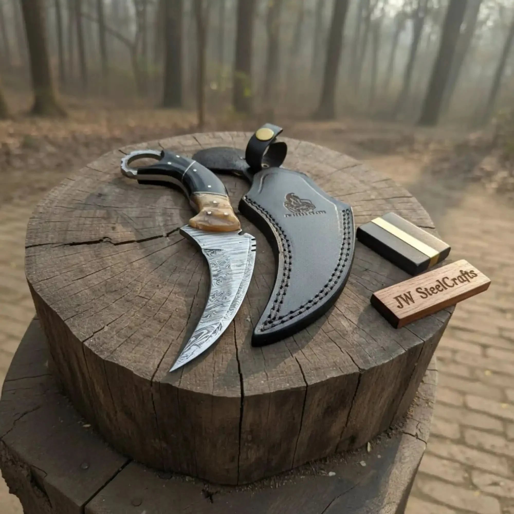 Handmade Damascus Karambit Knife with Horn Handle and Finger Ring by JW SteelCrafts, Damascus knife main product photo