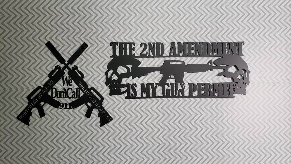 We Don’t Dial 911 AR-15 Metal Wall Art – Second Amendment Gun Rights Sign for Home or Garage