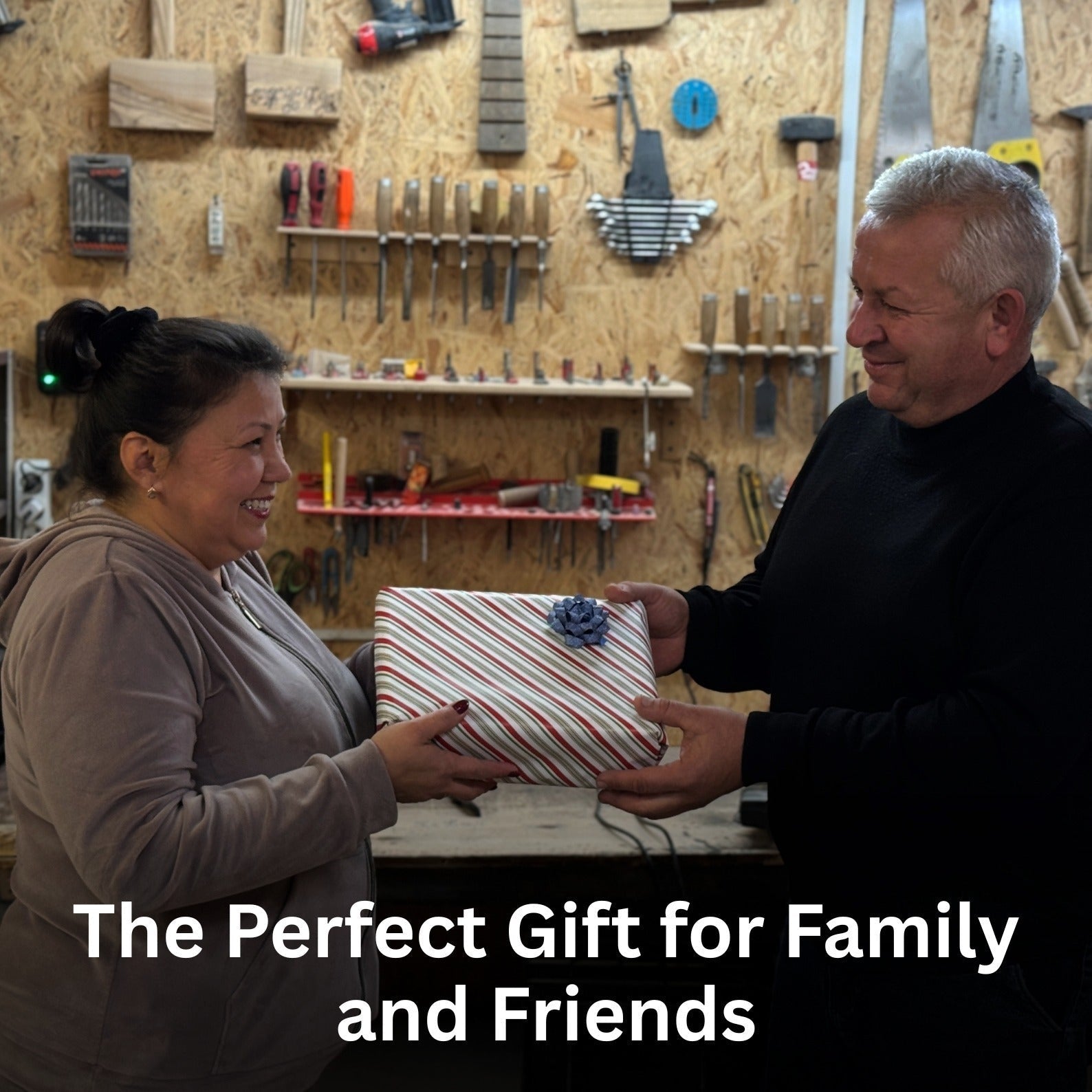 Large Leather Round Knife, 12.5 cm (4.9 inches)