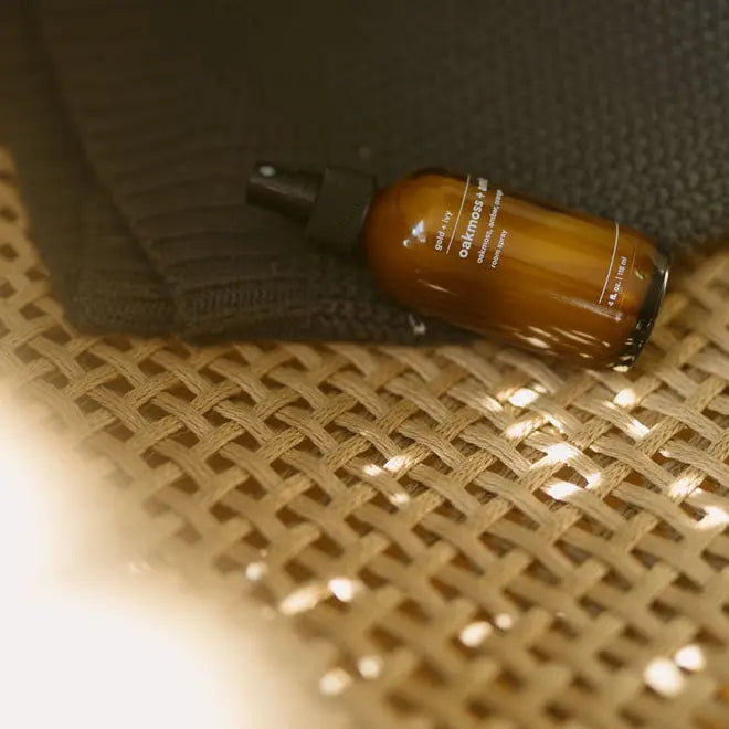 Oakmoss + amber room spray by gold + ivy, scented candle detail photo 2