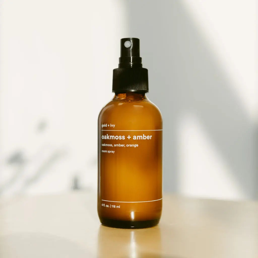 Oakmoss + amber room spray by gold + ivy, scented candle detail photo 3