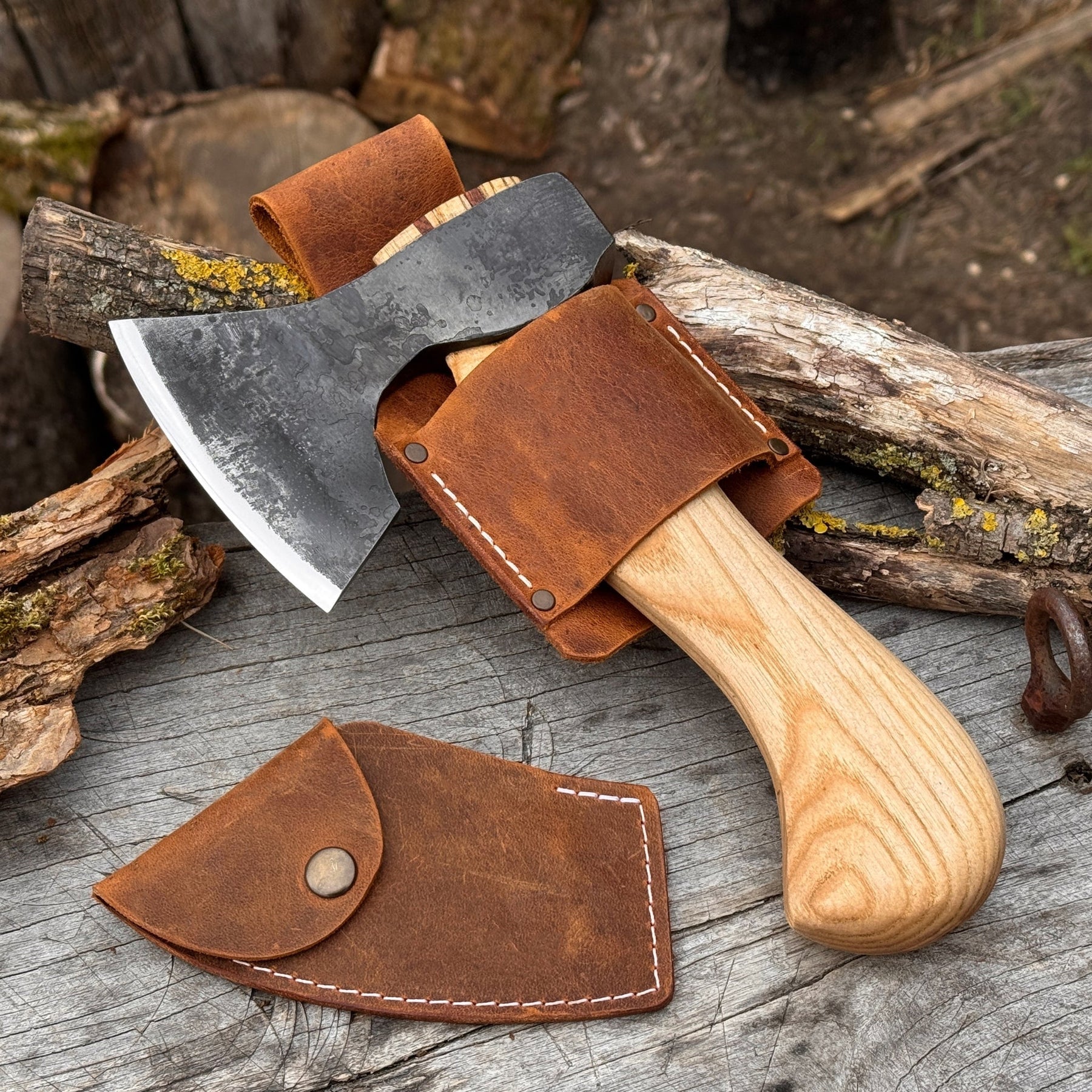 Small Carving Axe with Belt Loop, 0.47 kg (1 lb)