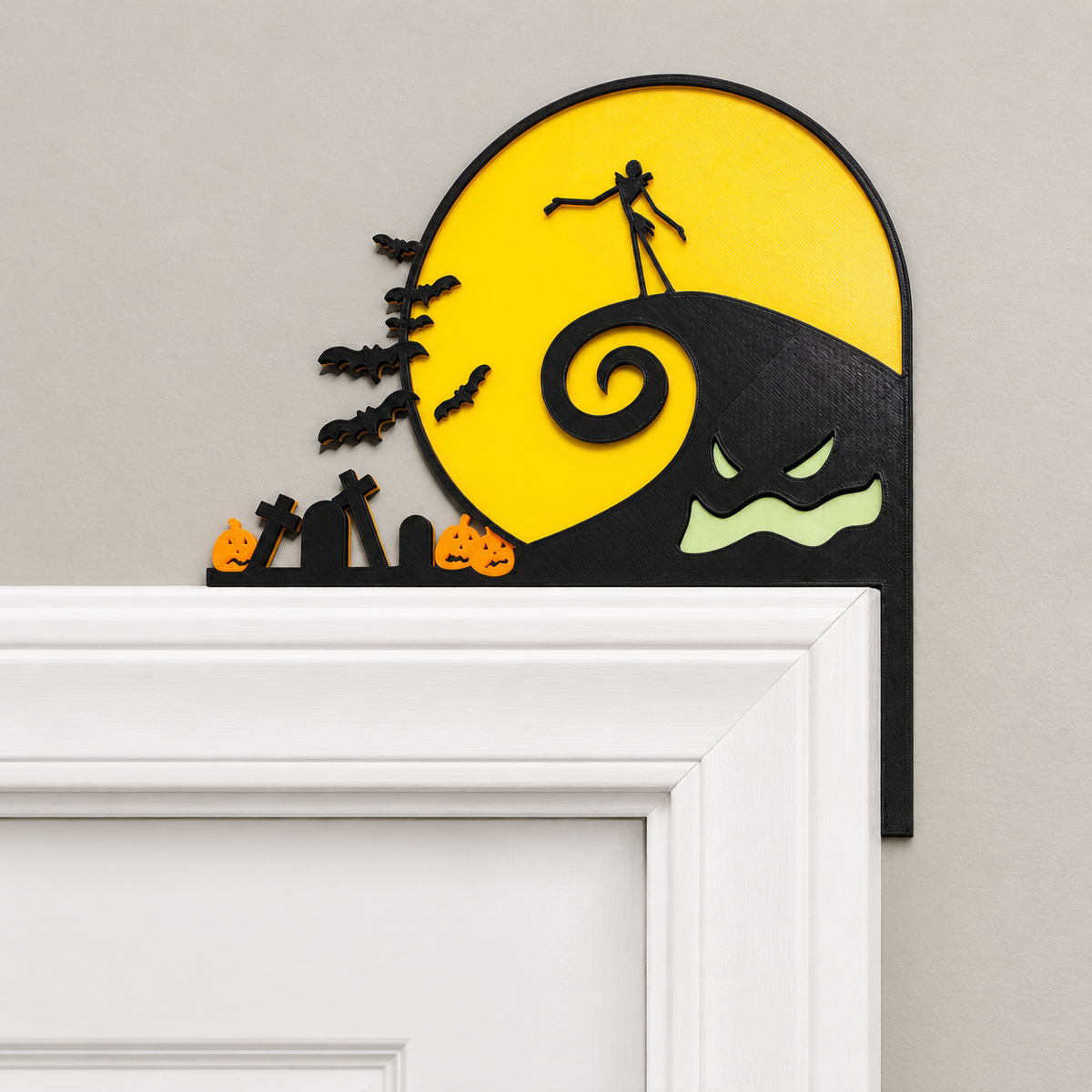 Spiral hill moon and pumpkin Halloween door corner topper close-up